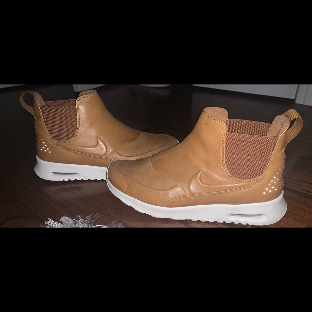 Women Nike Air Max thea mid sneakers